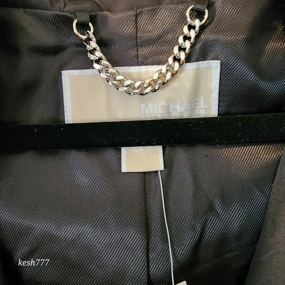 SOLD!! Michael kors faux fur vest 😍 - Picture 2 of 5